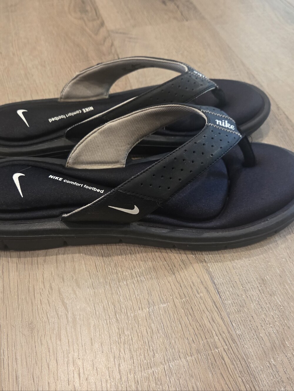 Nike Comfort Footbed Womens Sz 10 Black Flip Flop Sandal Flat Comfort